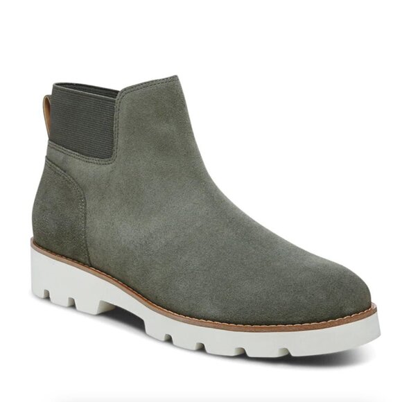 Women's Vionic Brionie Chelsea Boot (WIDE) - Picture 1 of 10